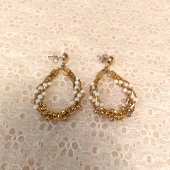 Vintage White Gold Beads Gold Tone Dangle Oval Drop Earrings - Picture 7 of 7